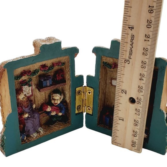 VTG Windsor Collection Christmas House Miniature Holiday 25446 Santa Elves Opens - Picture 4 of 8